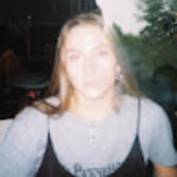 Meet your Posher, Julia - Picture 1 of 1